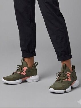 Reebok 3D Op. Lite in Army Green/Digital Pink